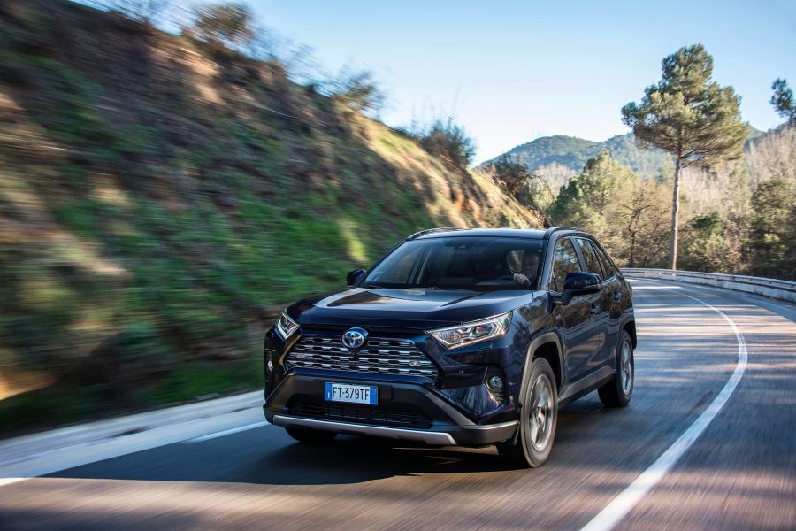  Toyota RAV4 Hybrid 2019 года  (WW) (фото 19 из 26)